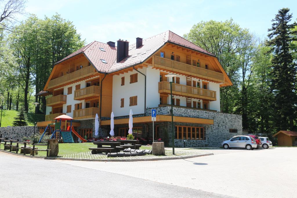 Aparthotel Snjezna Kraljica Stubicke Toplice Dış mekan fotoğraf