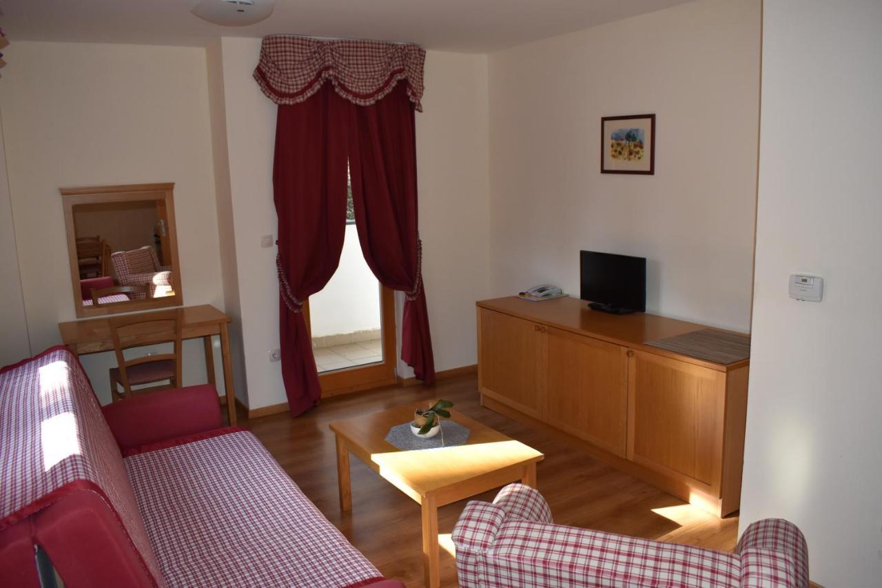 Aparthotel Snjezna Kraljica Stubicke Toplice Dış mekan fotoğraf