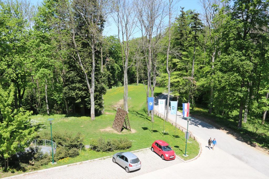 Aparthotel Snjezna Kraljica Stubicke Toplice Oda fotoğraf